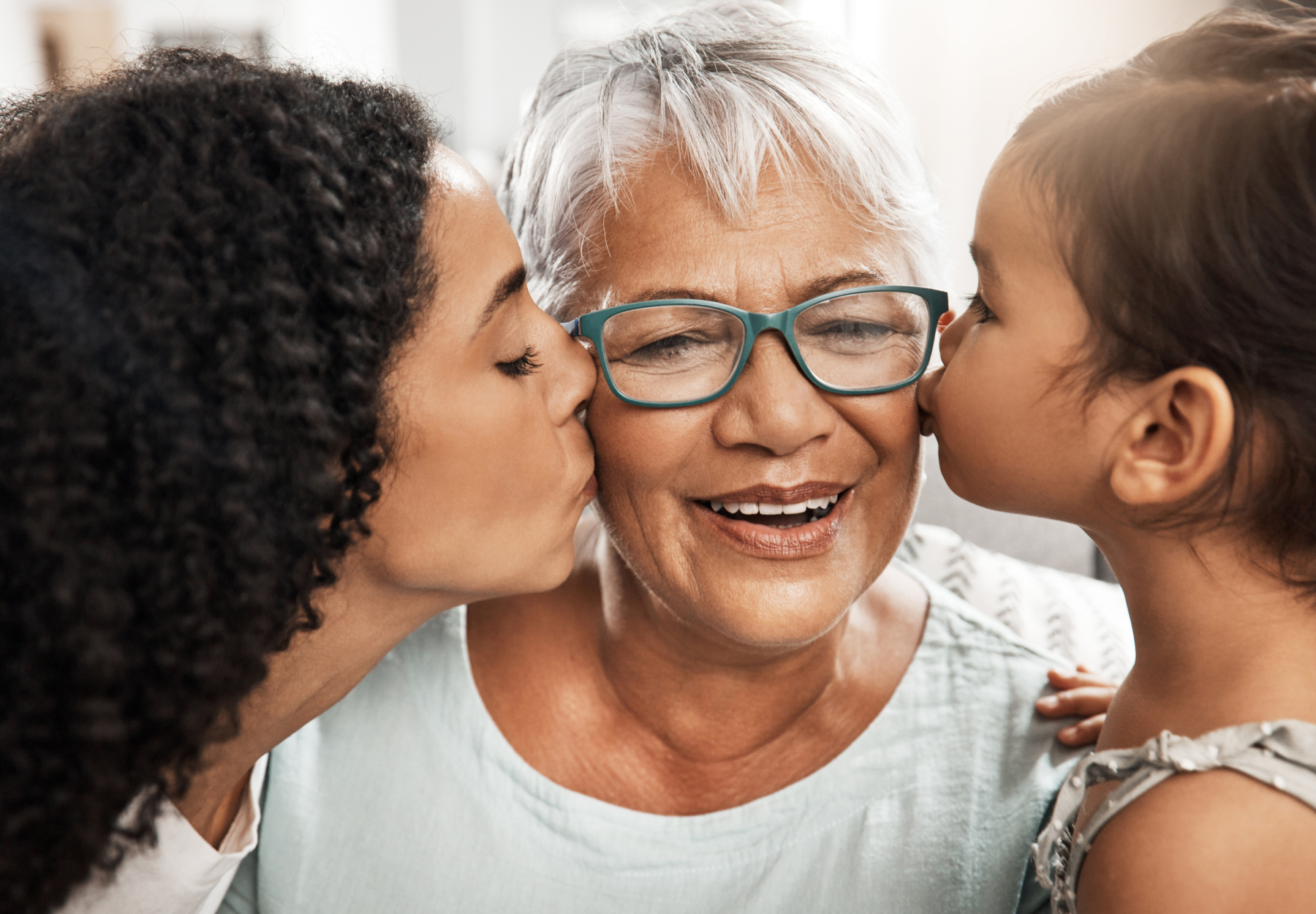 6 Simple, Heartfelt Ways to Celebrate Mom This Mother’s Day ❤️